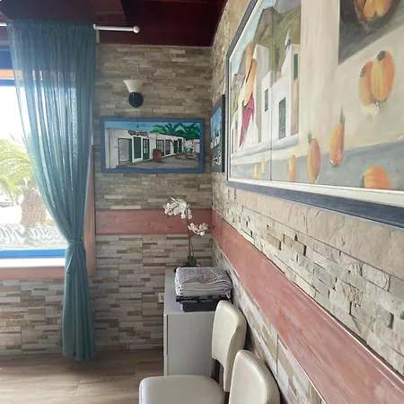 Lejlighed Costa Mar , Primera Linea Del Mar, 20 Metros De Playa Bastian Costa Teguise